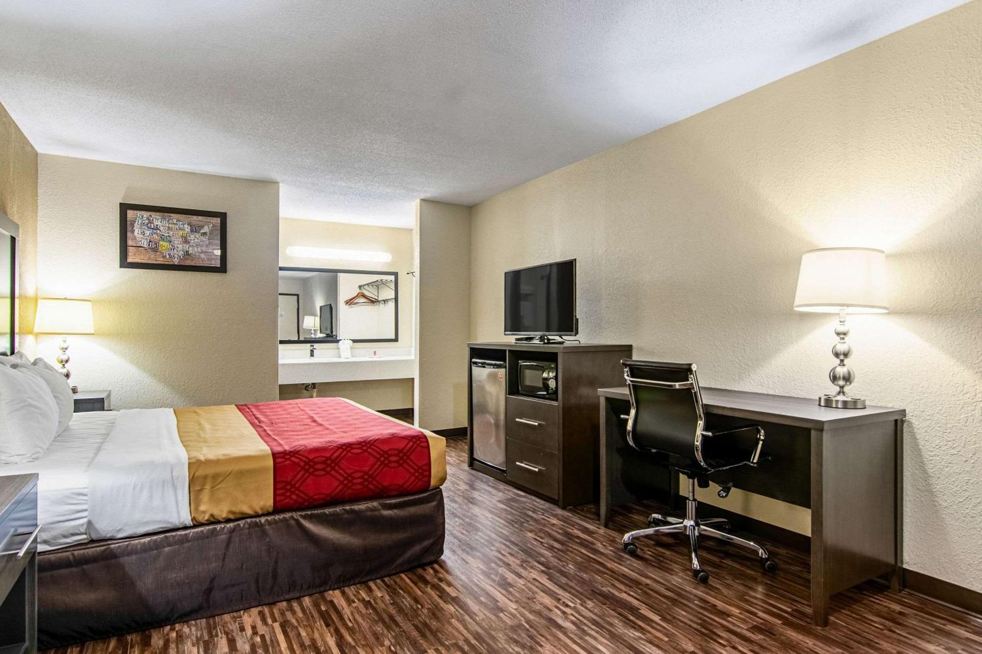 Econo Lodge Inn & Suites Matthews - Charlotte Экстерьер фото