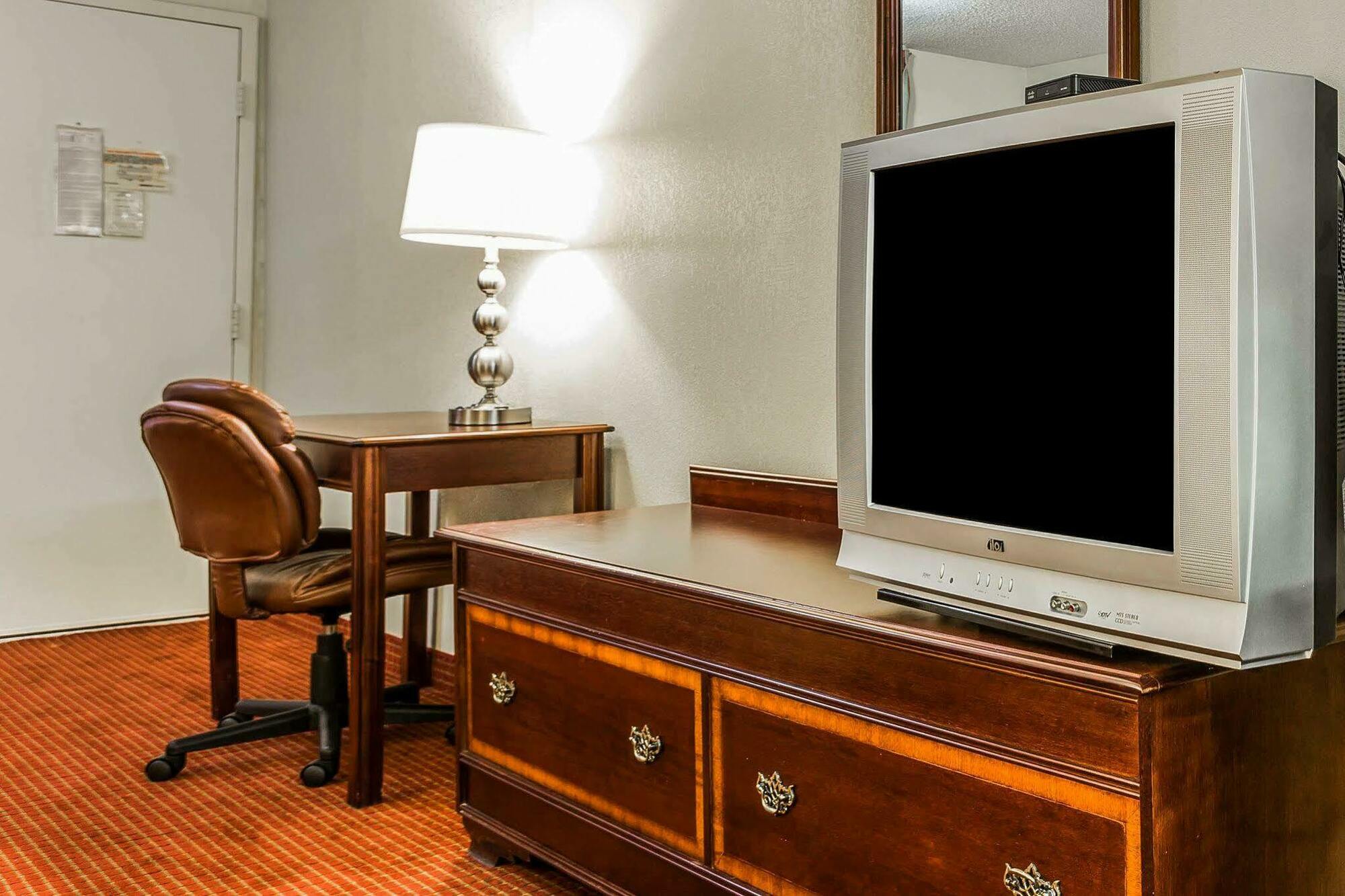 Econo Lodge Inn & Suites Matthews - Charlotte Экстерьер фото